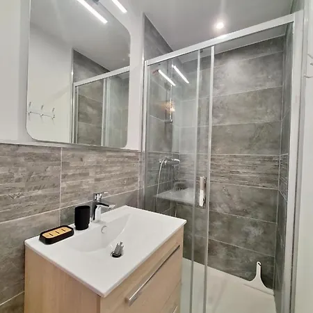 Apartment Saint-raphael-front De Mer-wifi-clim