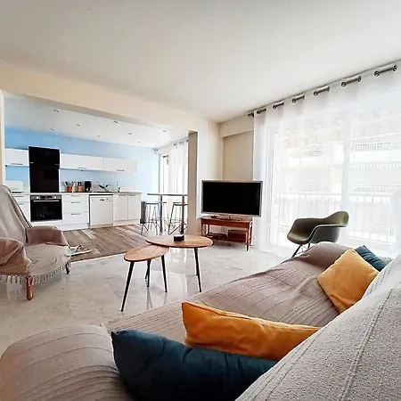 Apartment Saint-raphael-front De Mer-wifi-clim *